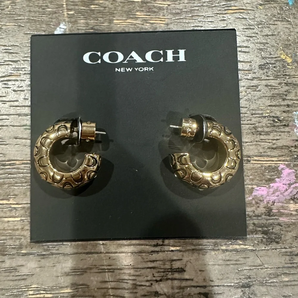 Coach Quilted Signature‎ Chunky Hoop. New - Picture 3 of 5